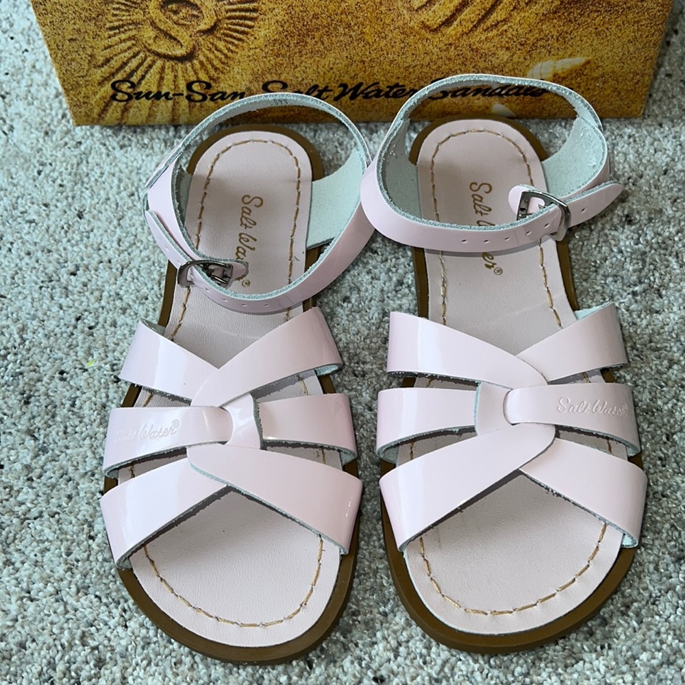 AUTH NIB Salt Water the Original Sandal SHINY PINK